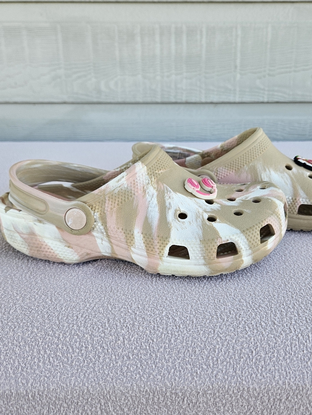 Crocs Classic Marbled Clogs Women 5 Men 3 Slip-On Comfort Waterproof Pink Beige - Picture 2 of 12